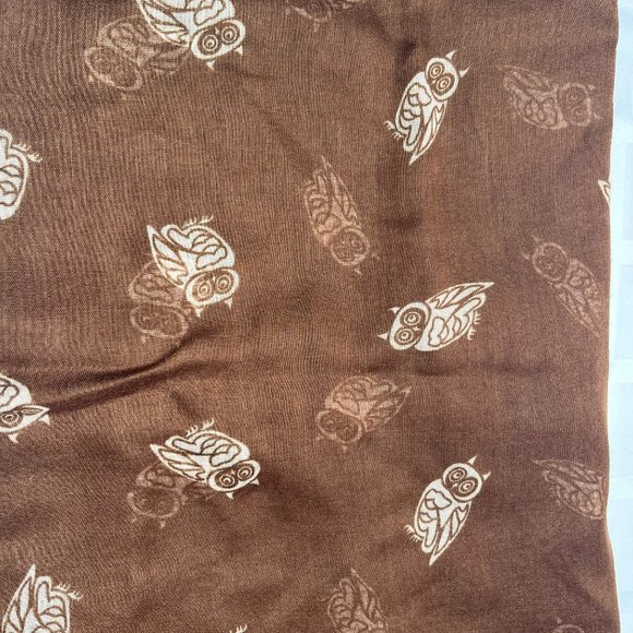 🦉 Brown Viscose Scarf with Owls – Soft & Playful - Picture 4 of 4